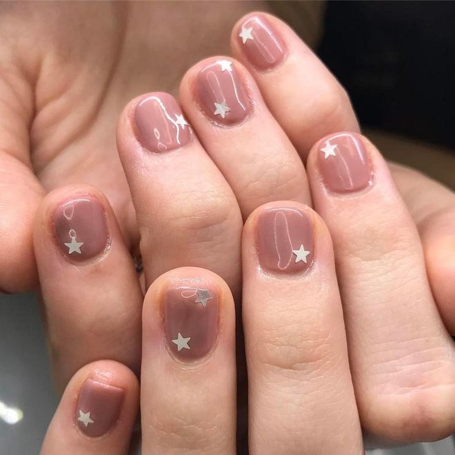 Buttery nudes made extra special with subtle silver stars. Photo: @astrowifey