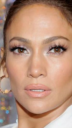 6 Things Jennifer Lopez Does To Get Glowing Skin
