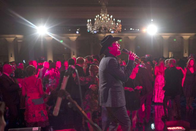 One of the brides favorite country singers, Clay Walker, performed at the reception. Photo: Lara Porzak
