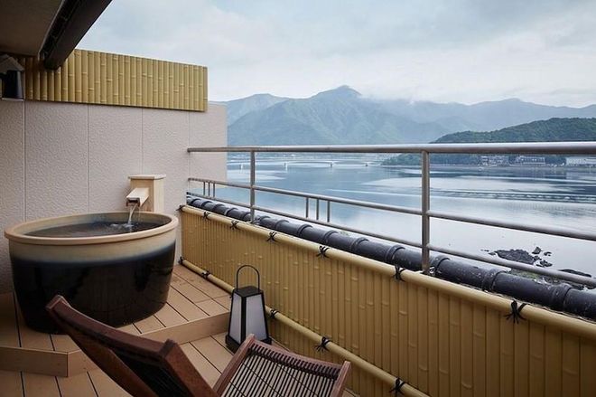 Situated in the Japanese town of Fujikawaguchiko near Mount Fuji, the Konansou hotel has an outdoor bath where you can look out on the highest mountain in Japan. Wowza.