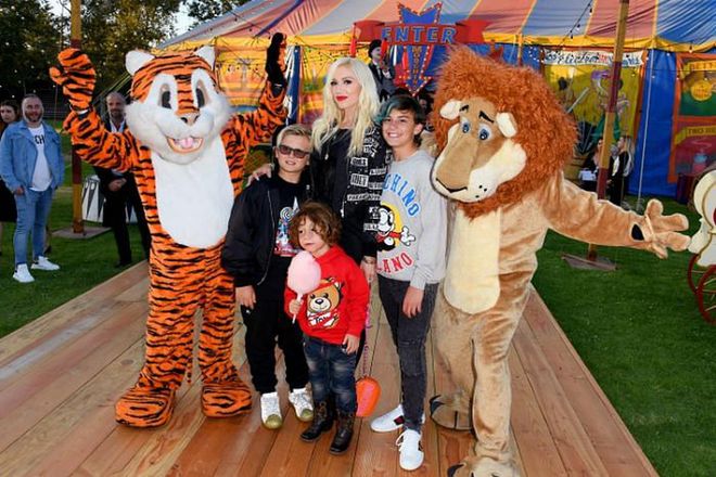 Gwen Stefani and her ex-husband Gavin Rossdale share three sons named Kingston James McGregor, Zuma Nesta Rock, and Apollo Bowie Flynn.

Photo: Getty