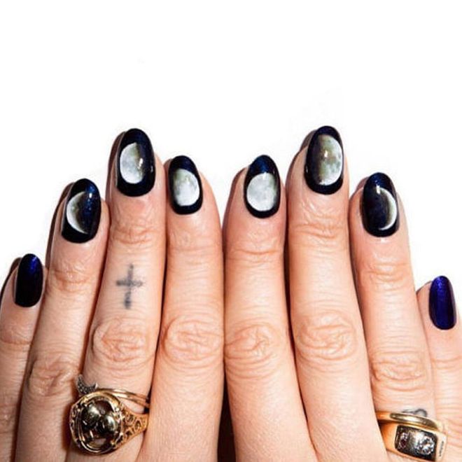 ulling off this lunar phase manicure by Alicia Torello (@aliciatnails) at home may be less likely than a blue moon. But still, isn't it such a pleasure to admire on the 'gram?