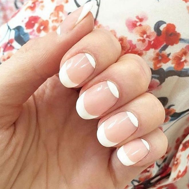 Add a white mini moon along your cuticle to give this look a symmetrical effect.
@naomninailsnyc