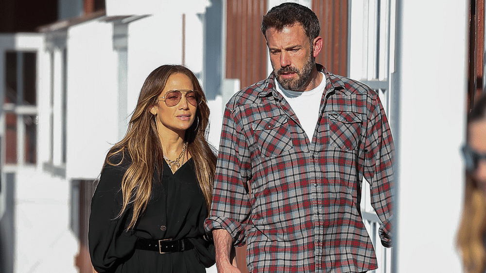 Jennifer Lopez And Ben Affleck's Minister Recalls The Couple's Vows And "Beautiful Wedding"