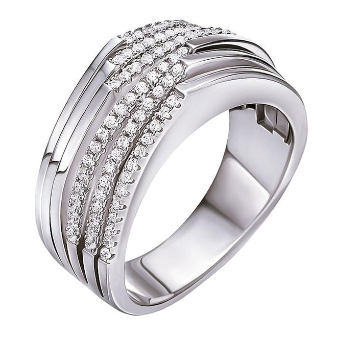 Designed specifically to be stacked, Folli Follie’s Fashionably Silver ring is an unexpected twist on a classic style.