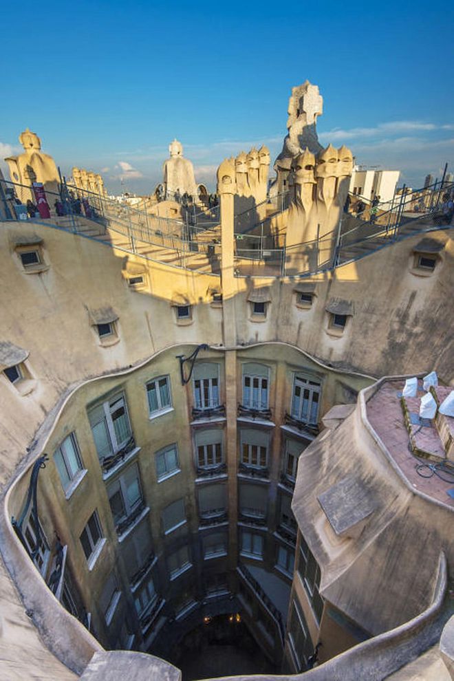 Like many of his other buildings, Gaudí made the roof of Casa Milà the most interesting part of the structure with chimney pots that resemble giant medieval knights.