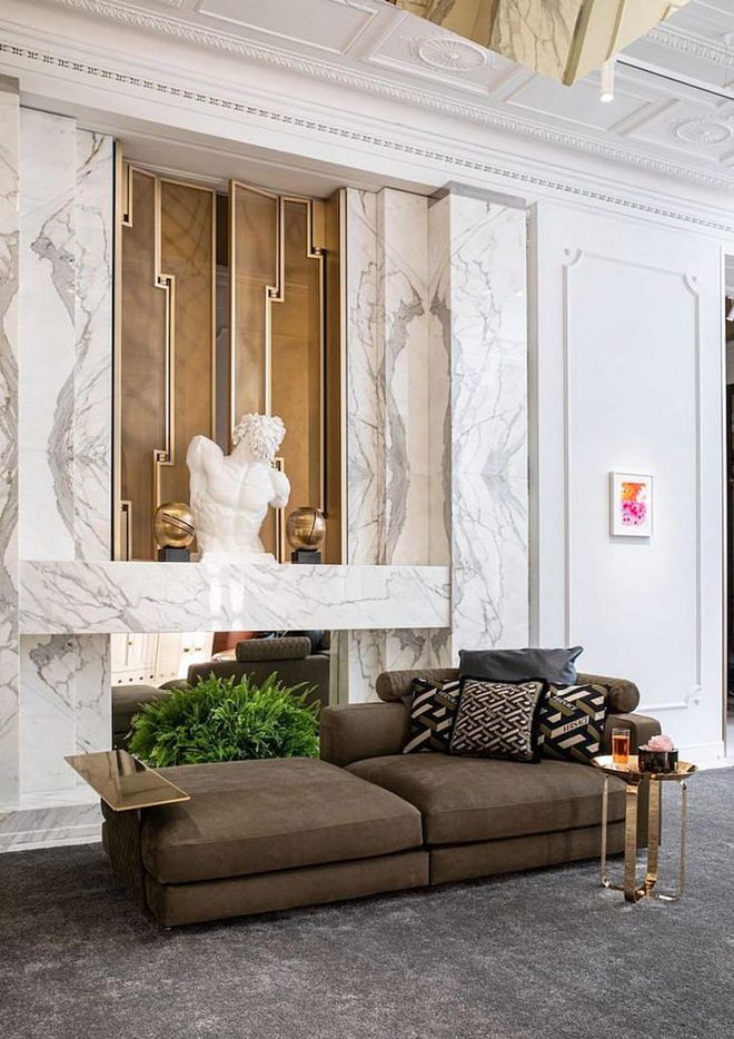 Classic interior decor might not be for everyone, but it never fails to amaze. (Photo: Versace)