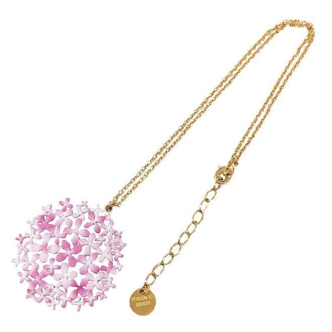 Floral accents never fail to add elegance to an outfit- especially when it comes in the form of a dainty hydrangea pendant in gold and pink.