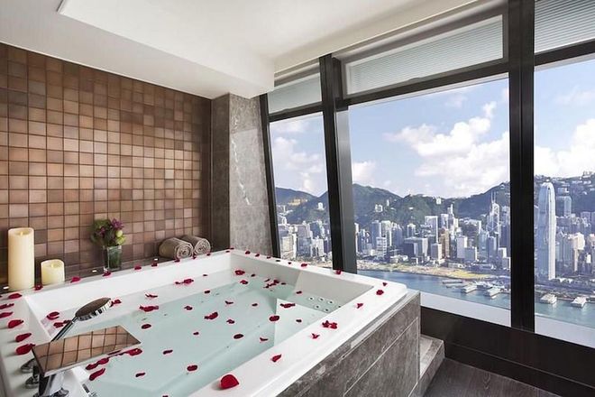 Thanks to the Hong Kong Ritz-Carlton, you can scrub yourself while taking in a number of wow-factors. From the historic Victoria harbour to the skyline set in front of beautiful, green mountains, there's a lot to see while having a scrub.