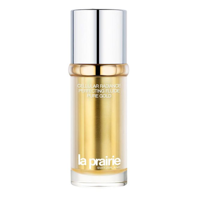 The golden peptides found in this lavish face fluid instantly firm skin and add a warm, healthy glow. 