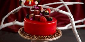 Christmas Sweet Treat - Grand Hyatt Singapore Santa's Shop Red Velvet Cake