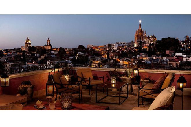 Overlooking the romantic skyline of San Miguel, you can't help but be relaxed amid luminaries and rich shades of terracotta that contrast beautifully with the bright blue sky. Choose from an authentic tapas menu with perfectly crafted margaritas as you feel transported to simpler times. Photo: Rosewood San Miguel
