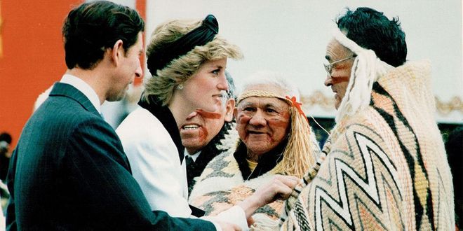 Meeting with native Canadians at the 1986 Expo Exhibition in Vancouver, Canada. Photo: Getty