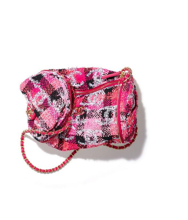 Pink bag in tweed and metal (Photo: Chanel)