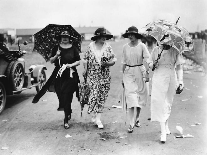 Guests at the Epsom Derby in 1922
Photo: Getty