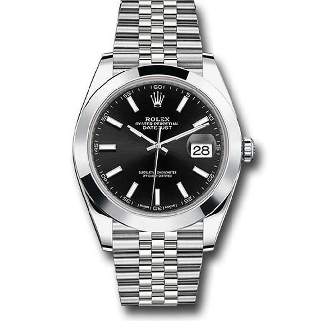 This classic piece is a worthy investment for both men and women. Its iconic shape and design go beyond changing trends, making this a great investment piece for anyone. At 41mm, it looks striking on a woman’s smaller wrist.
Photo: Rolex