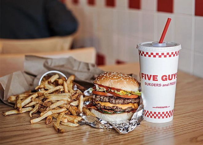 Famous for its delicious burgers and milkshakes, this restaurant which originated from Washington, D.C. has garnered a cult-like following. FIVE GUYS burgers are made with only the highest quality and freshest ingredients. The burger patties are hand-formed with no preservatives, while their buns are baked fresh daily with a secret recipe and warmed on a dedicated grill to get the perfect toast. FIVE GUYS is at #01-32 Plaza Singapura, 68 Orchard Road, Singapore 238839.