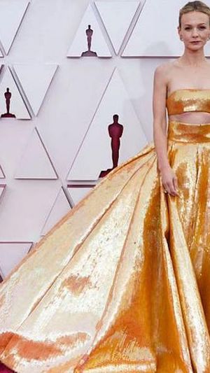 Carey Mulligan Shines In a Gold Valentino Ball Skirt at the 2021 Academy Awards