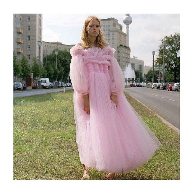 Calling card: faux-naïve, ruched or smocked tulle babydoll dresses
Photo: Instagram