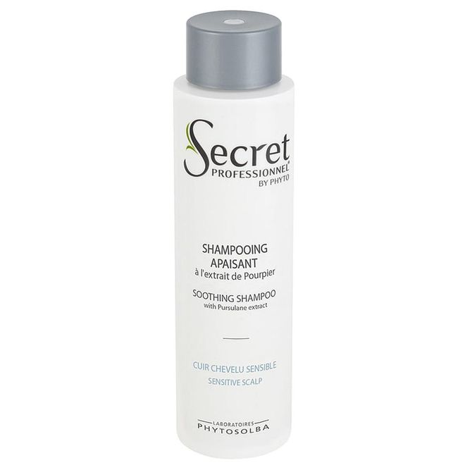Suitable for irritation-prone scalps, this detergent-free shampoo improves the scalp’s barrier function while calming itchiness, redness and flaking.