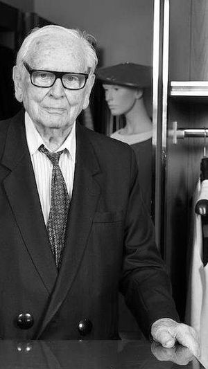 French designer Pierre Cardin poses in his store (Boutique Pierre Cardin) on June 27, 2019, in Paris. (Photo: Bertrand Guay/Getty Images) 