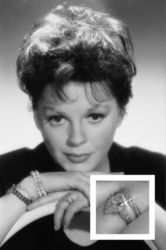 Garland had a pear-shaped diamond ring.

Photo: Getty 