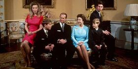 ​Body language experts analyse Queen Elizabeth's relationship with her children