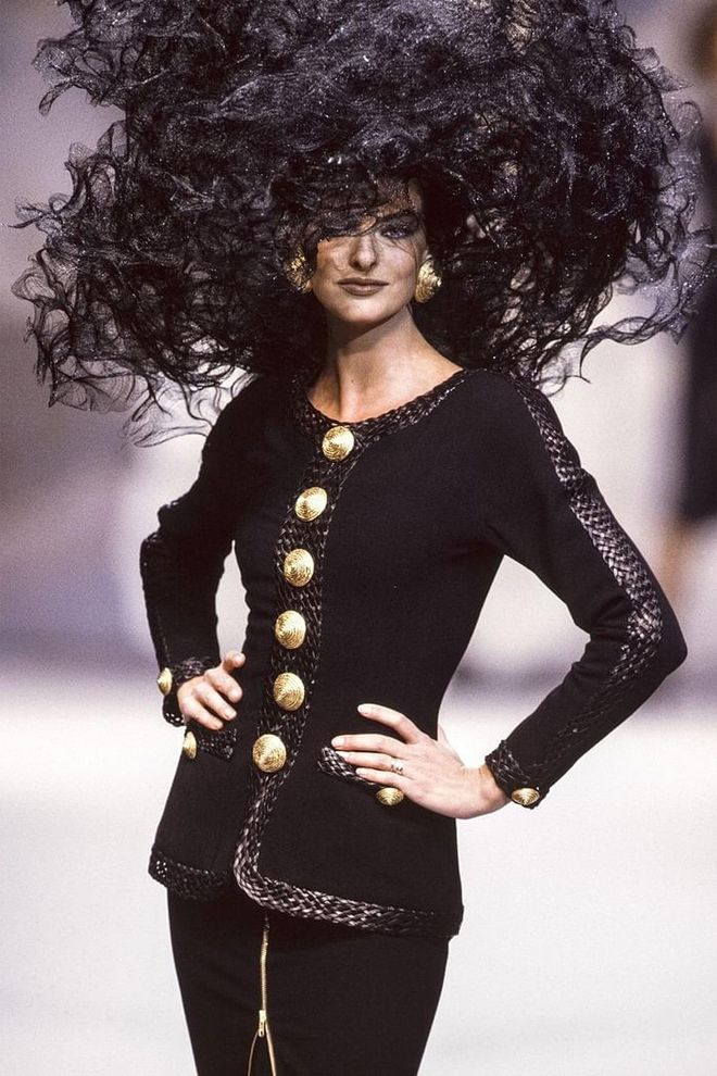 Chanel Haute Couture Spring/Summer 1992-1993 fashion show. Photo: Getty 