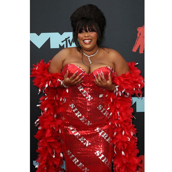 Her breakout single, “Juice”, tore up the airways and made people sit up and take notice. With other hits such as “Truth Hurts” and “Tempo” quickly following, Lizzo went from being an artiste to watch to a legit chart-topper. Unapologetically beautiful, the American singer advocates body positivity and is a proud LGBTQ ally.