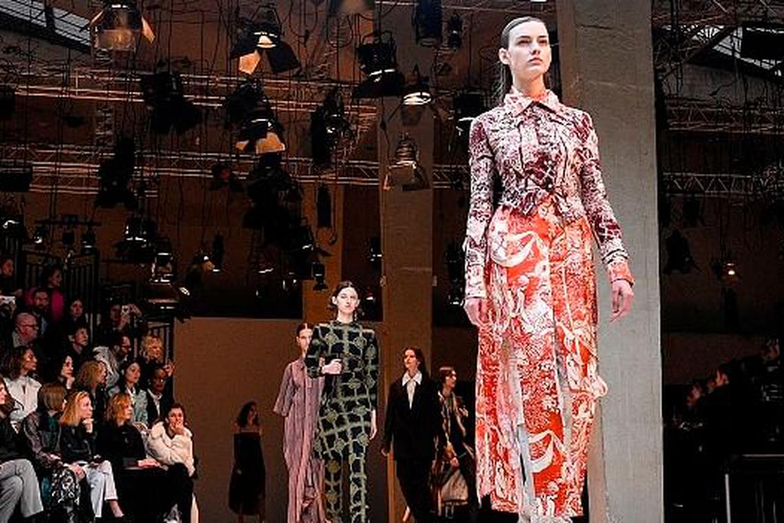 Paris Fashion Week: 10 Best Looks From Céline FW17