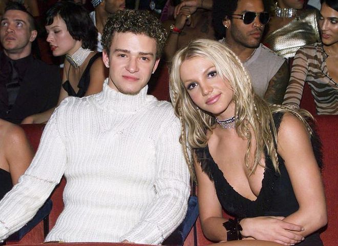 Britney Spears and Justin Timberlake in the audience at the 2000 MTV Music Video Awards. (Photo: David Hogan/Getty Images)