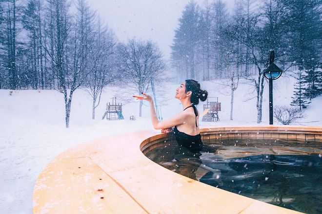 A must-try après-ski at Club Med Sahoro is the outdoor Canadian bath with a magnificent view of snow-capped mountains.