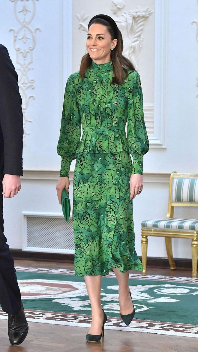 Kate arrives in an all-green outfit for a meeting with the president of Ireland.

Photo: Getty