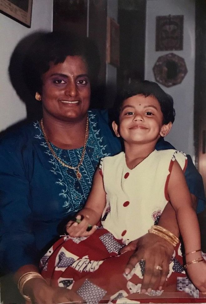 Preeti & Mom - Childhood pic (1)