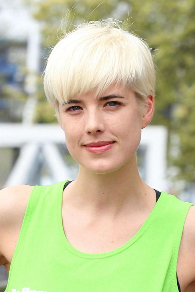 A bleached, quasi bowl cut pixie is a tough one to master, but Deyn's working it out with ease. Photo: Getty