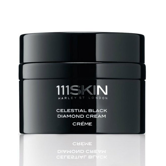 Made of black diamond particles, these form microspheres that penetrate deep into the dermal layer of the skin to deliver ingredients like Centella Asiatica, hyaluronic acid and the brand’s proprietary NAC Y2. Centella asiatica, a herb which speeds up cellular regeneration, also stimulates the production of collagen types I and II. In addition, the NASA-approved NAC Y2, provides the skin with powerful antioxidant benefits to keep cellular inflammation at bay for a healthier, younger-looking complexion. This extravagant cream also has a rich and nourishing texture to instantly relieve dry skin.