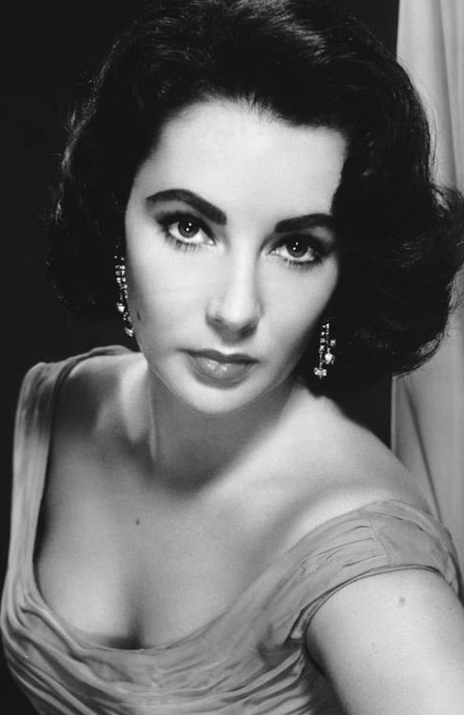 Another timeless beauty icon is Elizabeth Taylor and her defined pair of eyebrows.