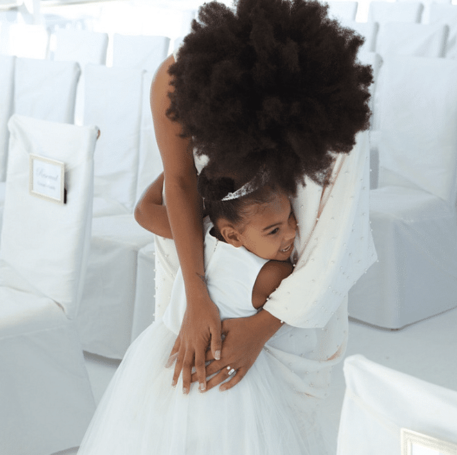 A sweet hug for auntie Solange