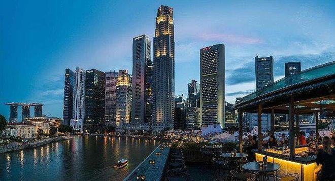 Treat yourself to the best things in the world as you ring in the New Year! Slurp on oysters and sip on champagnes, fine spirits and craft cocktails with a visual treat to the Marina Bay fireworks.