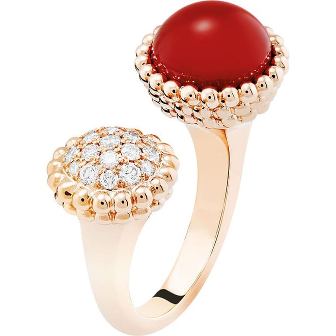 Pink gold, carnelian and diamond Perlée couleurs between the Finger Ring