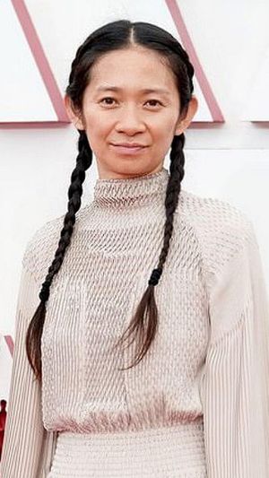 Chloé Zhao Oscars 2021
