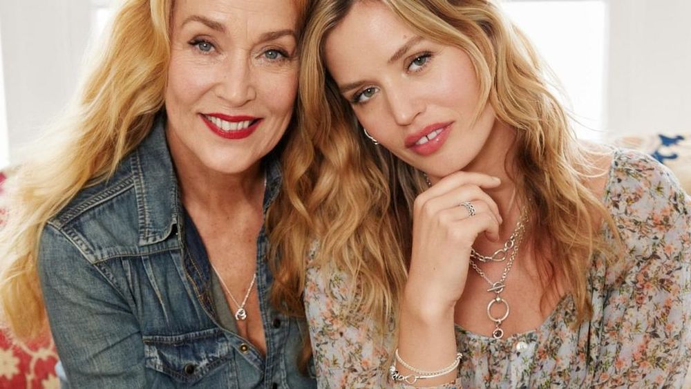 Jerry Hall and Georgia May Jagger for PANDORA's Mother's Day 2022 campaign (Photo: PANDORA)