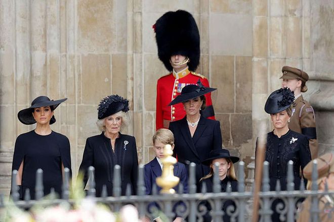 Princess Kate Wear Queen Elizabeth II Pearls