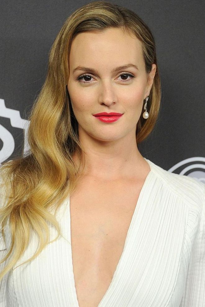 Looking more like Serena than Blair, Leighton Meester went for a relaxed Old Hollywood vibe with soft waves and an electric coral lipstick.