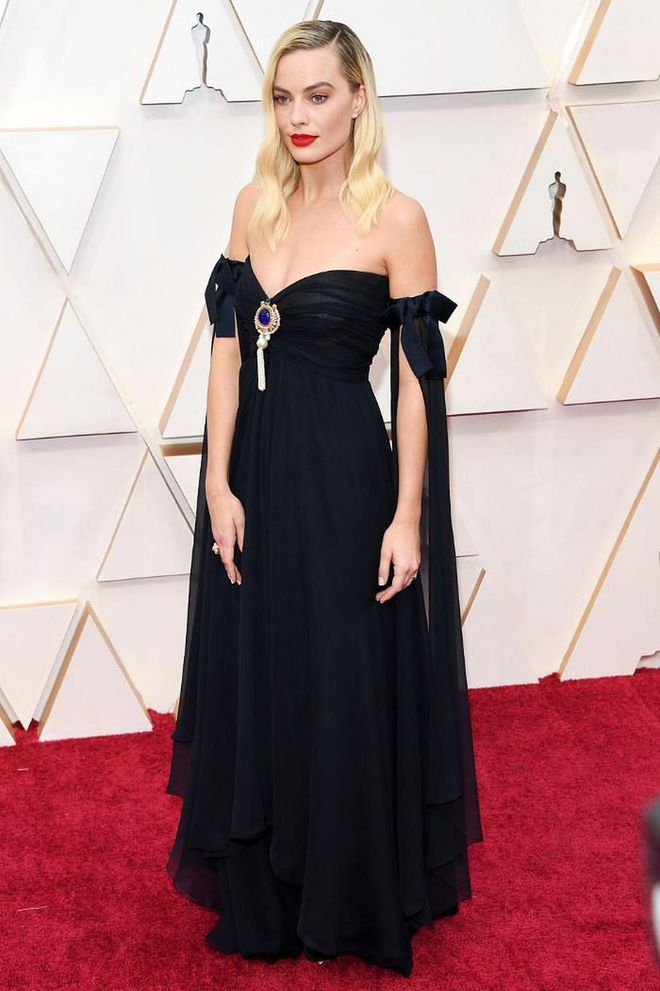 Nominee Margot Robbie chose a vintage gown for the 2020 Academy Awards in the form of this Chanel design from the house's spring/summer 1994 couture collection. It is not the first time the actress has championed vintage Chanel, she wore a glitzy ensemble during the Cannes Film Festival last year from the house's spring/summer 2011 collection.

Photo: Kevin Mazur / Getty
