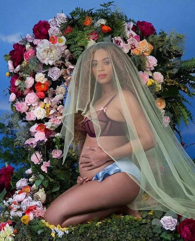 Wearing a Agent Provocater bra and Liviara underwear in her pregnancy announcement photo. Photo: @beyonce