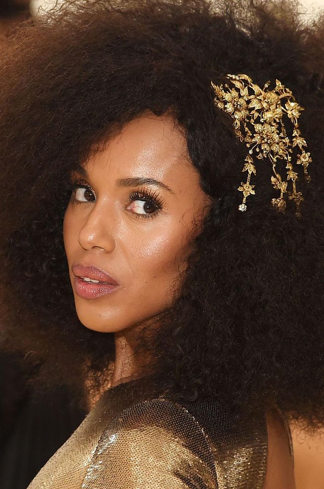Kerry Washington gave us lash, highlighter, and blush inspiration for years to come with this glowy and golden beauty look from this year's Met Gala.
Photo: Getty