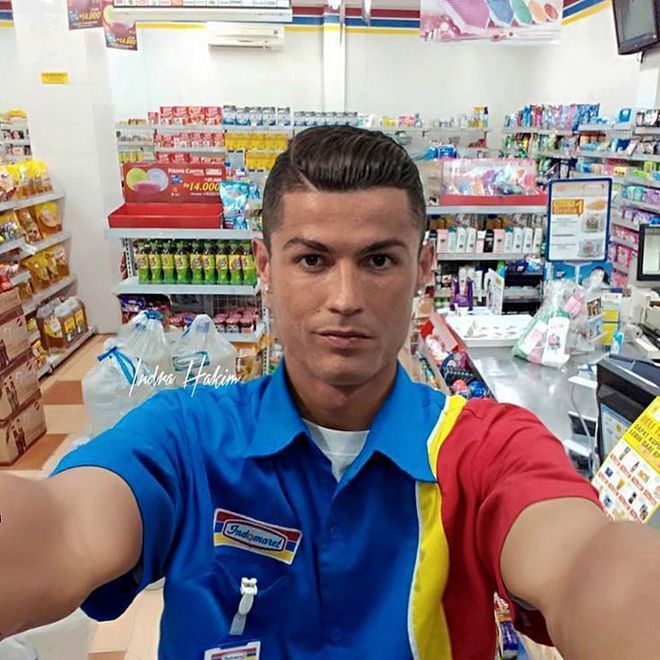 Cristiano Ronaldo is back at it again, acing his selfie game, even at work, despite being reprimanded by his manager twice. Tsk tsk! 