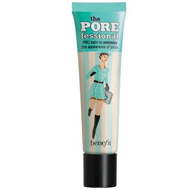 Silicone heavy primers are the perfect choice for anyone suffering from uneven skin texture and are looking to create a smoother appearance. Use just a bit of Porefessional on problematic regions to create a silky, smooth base that foundation can glide over. 