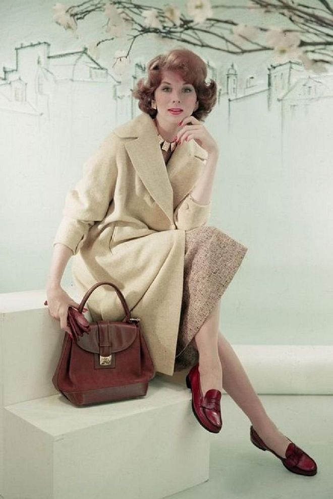 Suzy Parker poses for photo call.

Photo: Getty